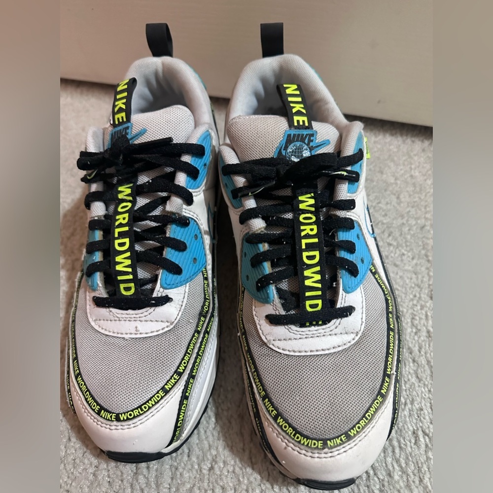 Nike men’s 'Worldwide' Sneakers size 9